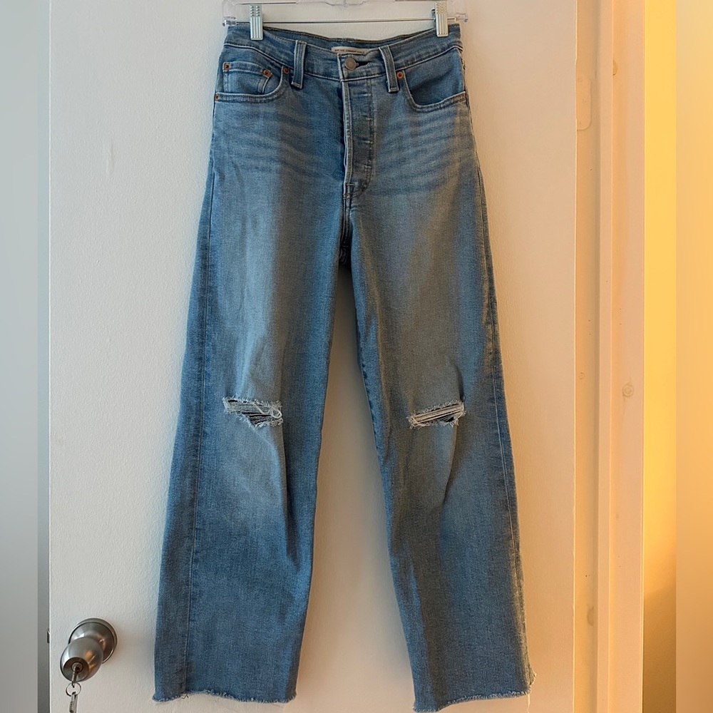 Levi Straight Leg Jeans